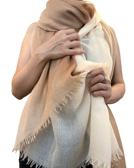 Bestseller – Karamellfarbene Kaschmirstola